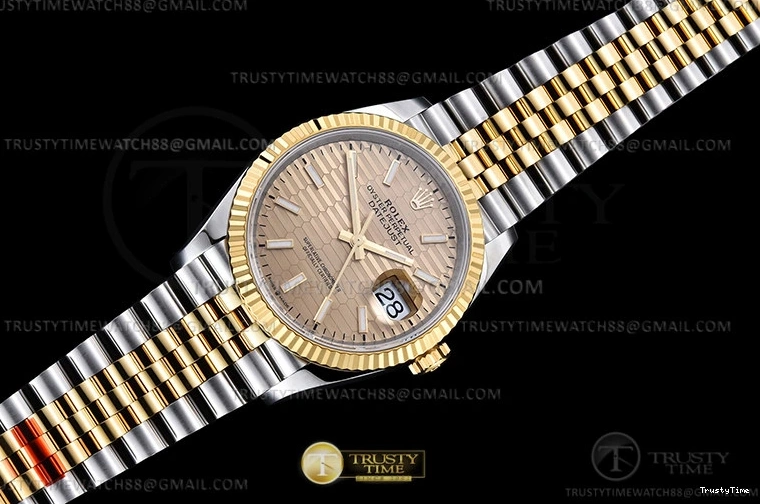 0217 RDJ0450A – DJ 36mm Jub Flt 904L YG SS P-Gold Stk VSF VS Comfortable 764